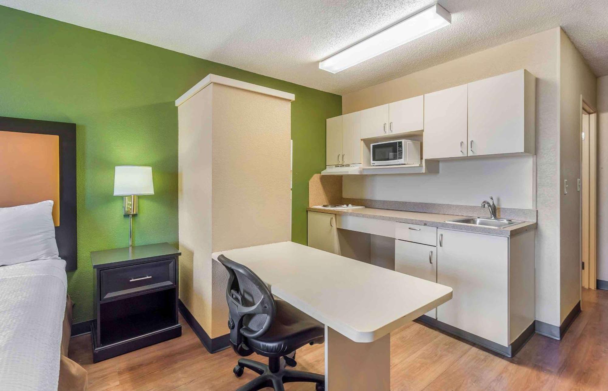 Extended Stay America Select Suites - Chicago - Downers Grove Exterior photo